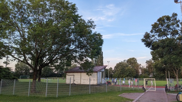 Schulsportplatz - Hallbergmoos