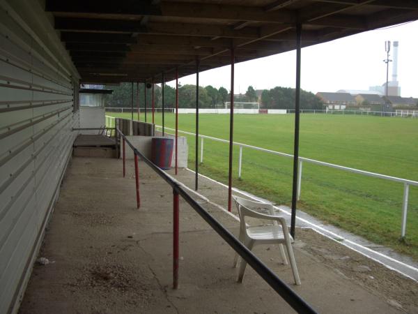 Old Barn Way - Brighton & Hove-Southwick, East Sussex