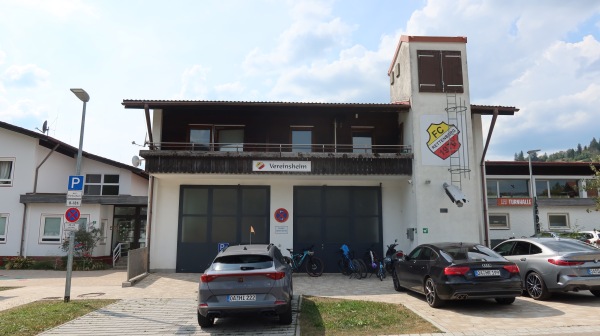 Sportplatz an der Schule - Rettenberg