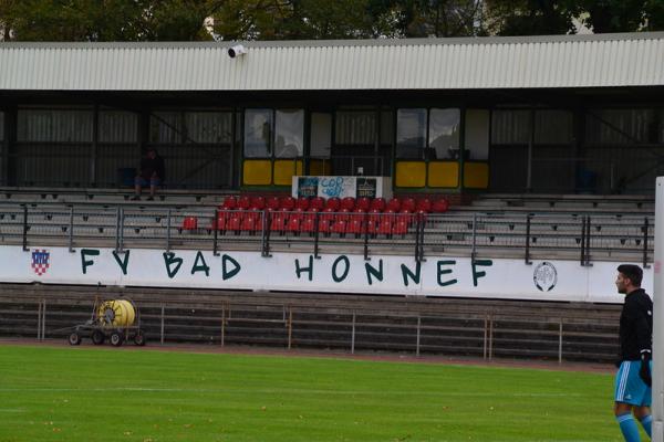 Stadion Menzenberger Straße - Bad Honnef-Selhof