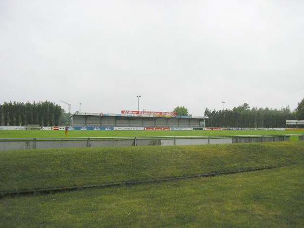 Walter-Steinkühler-Stadion - Emsdetten-Isendorf