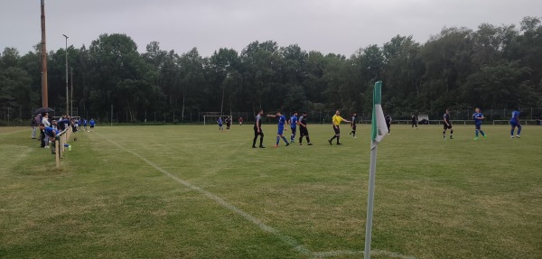 Sportzentrum Seestraße B-Platz - Isernhagen-Altwarmbüchen