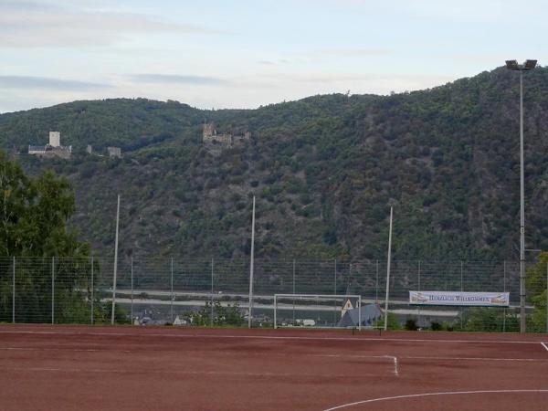 Burg Katz und Maus am anderen Rheinufer