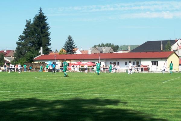 Hlavni fotbalove hřiště Tuchlovice - Tuchlovice