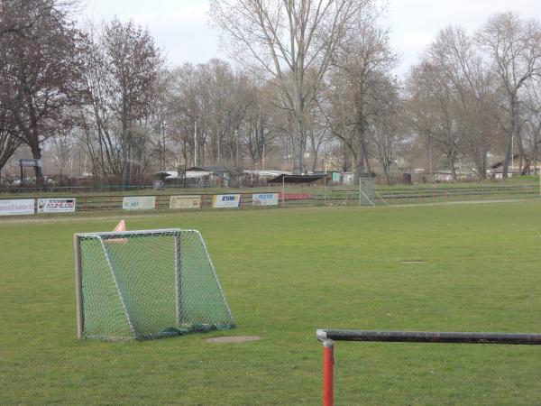 Sportanlage am Schwimmbad Maaraue - Mainz-Kostheim