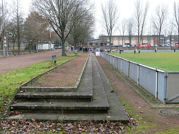 Sportanlage Mündelheimer Straße - Duisburg-Hüttenheim