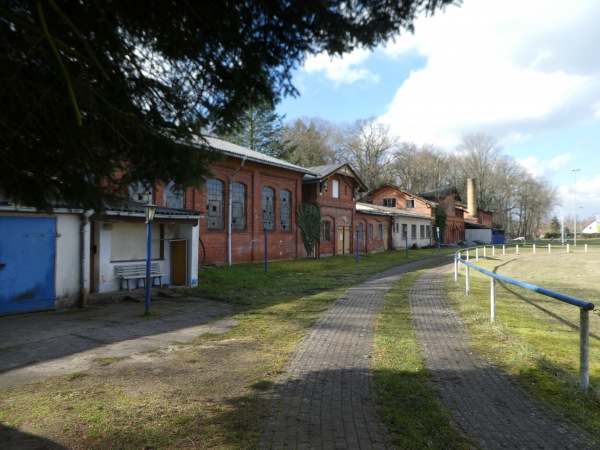 Friedrich-Ludwig-Jahn-Sportplatz - Tangerhütte