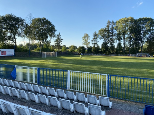 Stadion w Niedźwiedź - Niedźwiedź
