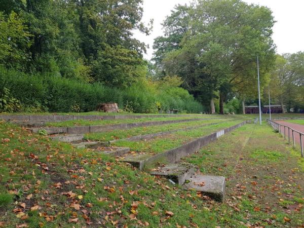 Sportplatz am Volkshaus / Stratmanns Hof - Herne-Röhlinghausen