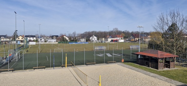Stadion w Starych Oborzyskach obok - Stare Oborzyska