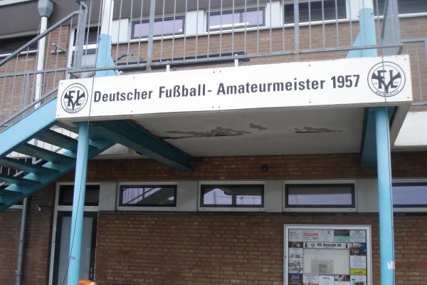 Stadion Bezirkssportanlage Karl-Hohmann-Straße - Düsseldorf-Benrath