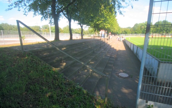 Bezirkssportanlage Warbruckstraße I / MTV-Stadion - Duisburg-Marxloh