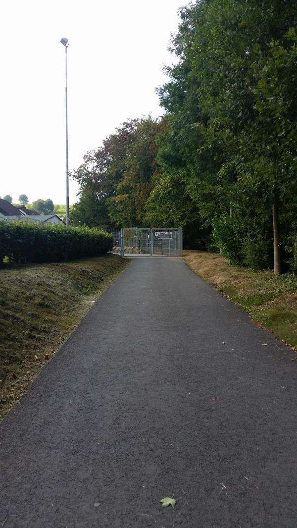 Sportplatz Dümmlinghauser Straße - Gummersbach-Bernberg