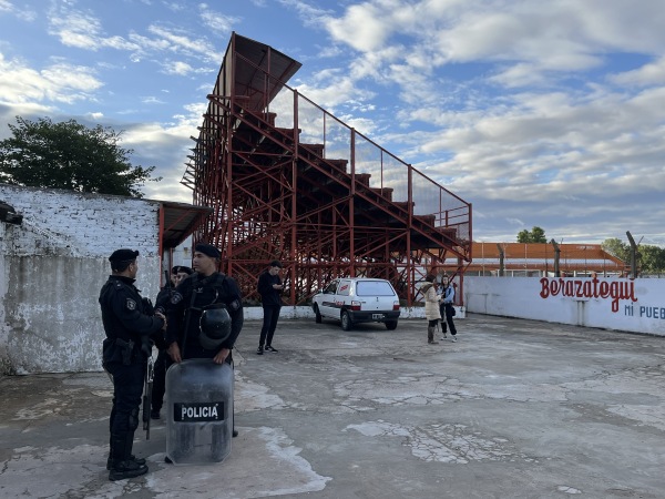 Estadio Norman Lee - Berazategui, BA