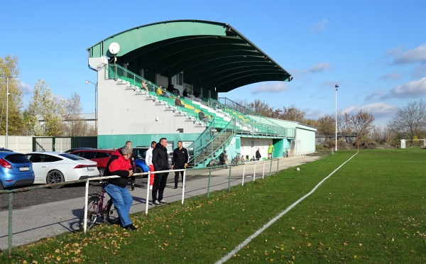 Futbalový štadión SC Veľké Dvorníky - Veľké Dvorníky