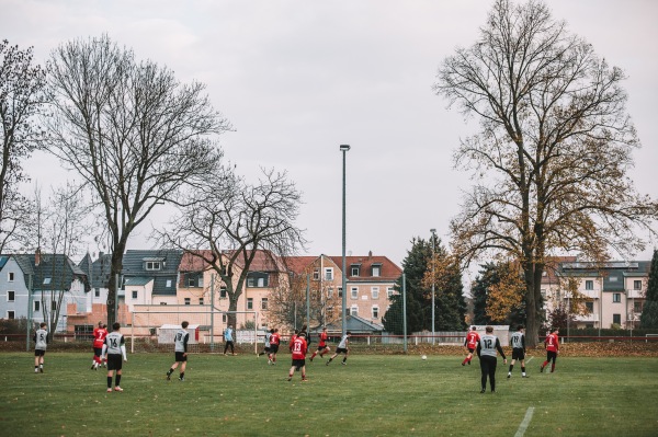 Walter-Heise-Sportplatz 2 - Leipzig-Holzhausen