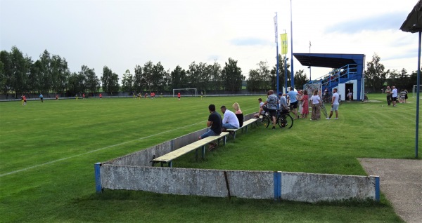 Futbalový štadión Kmeťovo - Kmeťovo