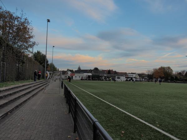 Sportplatz Seeheimer Weg - Düsseldorf-Oberbilk