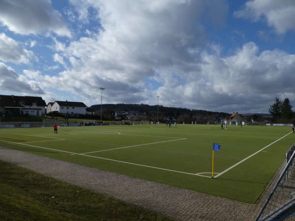 Erich-Mohr-Stadion Nebenplatz - Solms-Burgsolms