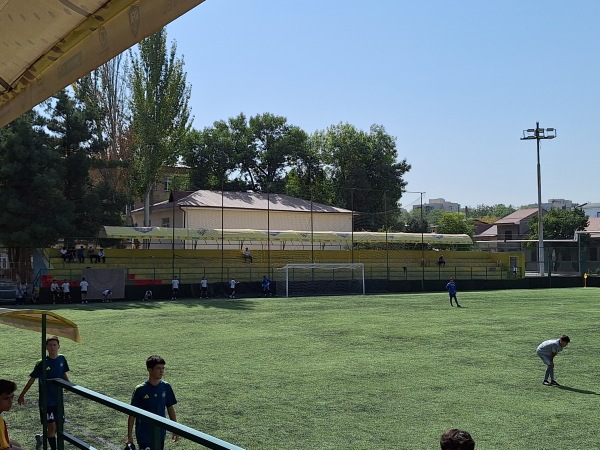 Stadion Oq-tepa - Toshkent (Tashkent)