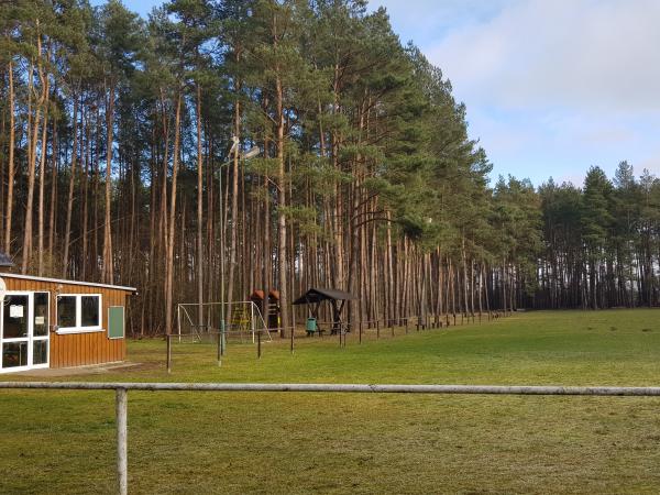 Dorfsportplatz - Polzow