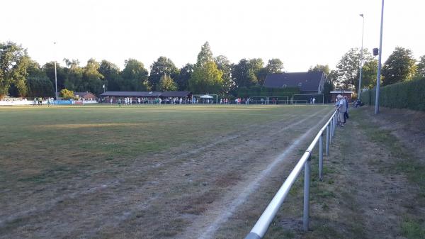Sportplatz am Quellwasserschwimmbad - Wurster Nordseeküste-Midlum