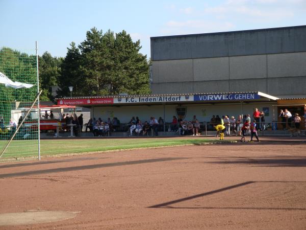 Merödgener Stadion - Inden