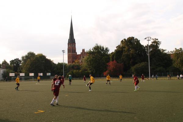 Kissingen-Stadion Nebenplatz - Berlin-Heinersdorf