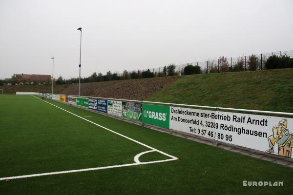 Häcker Wiehenstadion Nebenplatz - Rödinghausen-Schwenningdorf