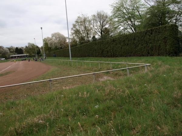 Sportplatz Waldkampfbahn - Wuppertal-Vohwinkel