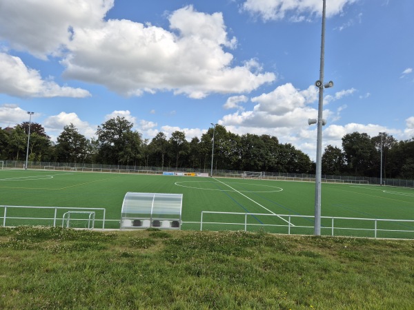 Sportanlage am Bahnhof - Hetzerath