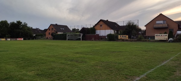 Sportplatz Obershagen - Uetze-Obershagen