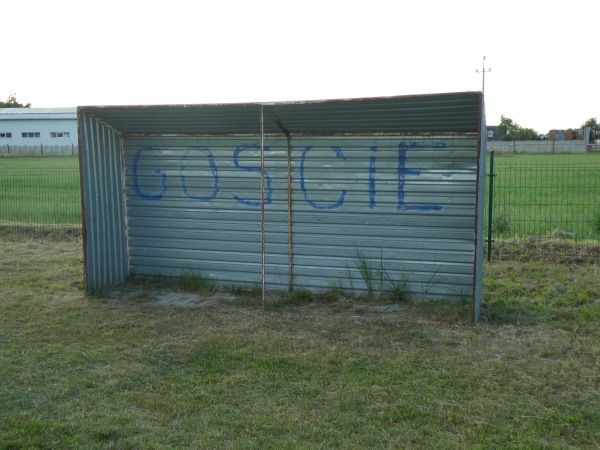 Boisko w Rozłogach - Rozłogi