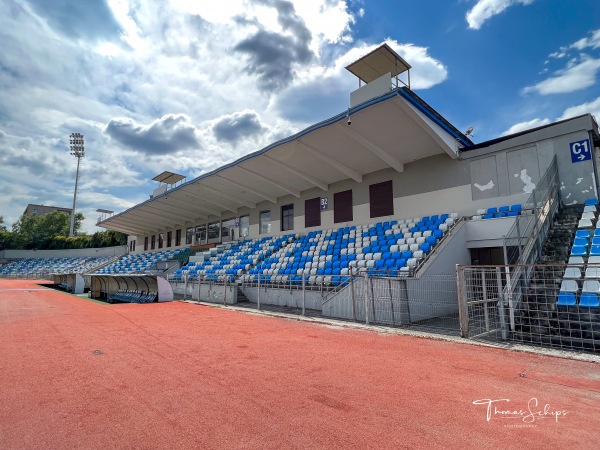 Stadiumi Selman Stërmasi - Tiranë (Tirana)