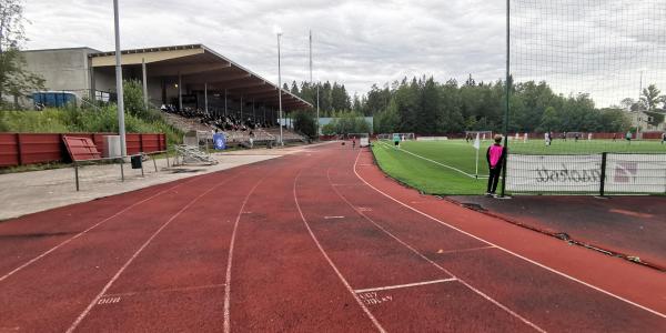 Ehemaliger Zustand: Haupttribüne abgebrannt
