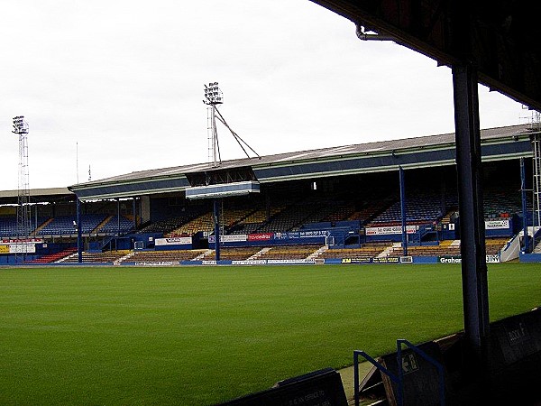 Kenilworth Road Stadium - Luton, Bedfordshire