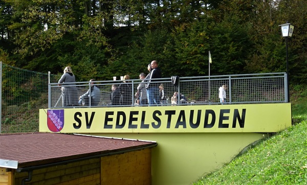 Josef Weixler Platz Edelstauden - Edelstauden