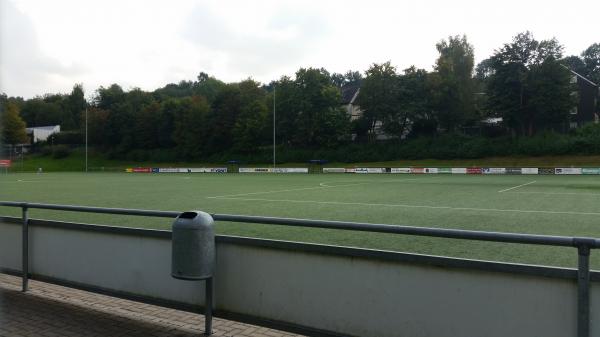 Sportplatz Dümmlinghauser Straße - Gummersbach-Bernberg