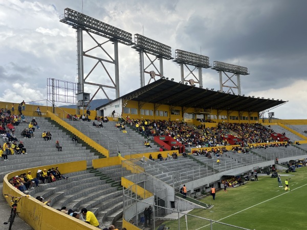 Estadio Gonzalo Pozo Ripalda - Quito