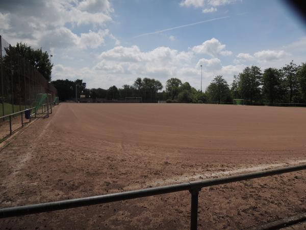 Sportplatz Heßlocher Straße - Wiesbaden-Kloppenheim