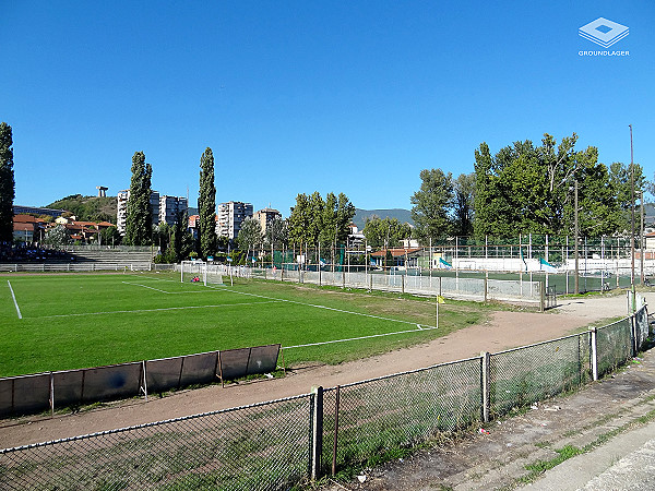 Stadiumi Riza Lushta - Mitrovicë (Kosovska Mitrovica)