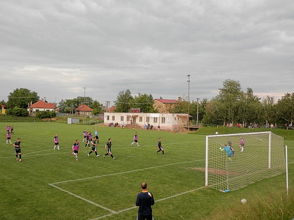 Štadión TJ Družstevník Veľké Ludince - Veľké Ludince