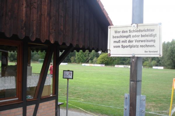 Sportplatz an der Kirche - Brakel-Riesel