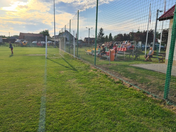 Boisko piłkarskie w Pustków Wilczkowski - Kobierzyce-Pustków Wilczkowski