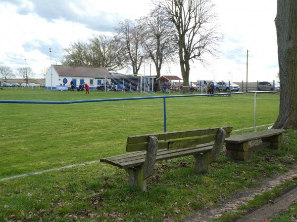 Sportplatz Groß Behnitz - Nauen-Groß Behnitz