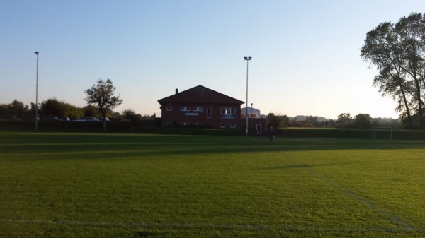 Heinrich-Berndsen-Sportplatz B - Dollerup-Streichmühle