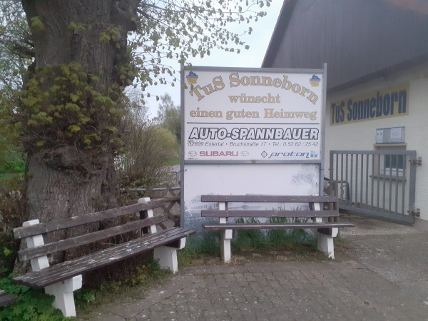 Sportplatz an der Landesgrenze - Barntrup-Sonneborn