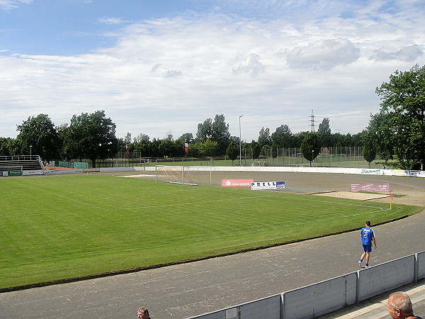 Friedrich-Ludwig-Jahn-Stadion - Hoyerswerda