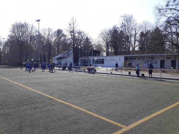 Sportanlage Fehwiesenstraße Platz 2 - München-Berg am Laim