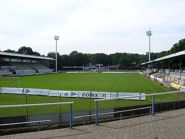 alter Zustand - Blick von der Südtribüne